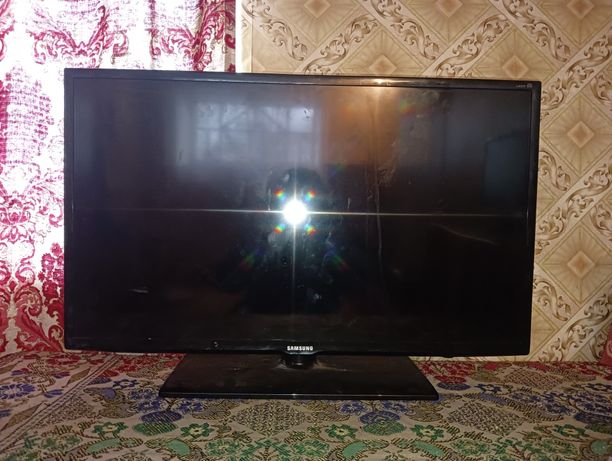 Телевізор Samsung UE-32EH6037 3d