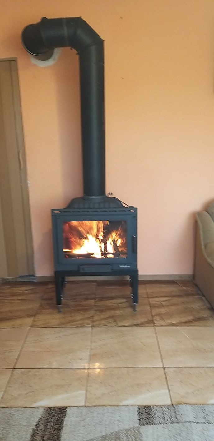 Domek wśród  zieleni  z   G o r  ą c ą  b a l i ą,   KOMINKIEM, JACUZZ