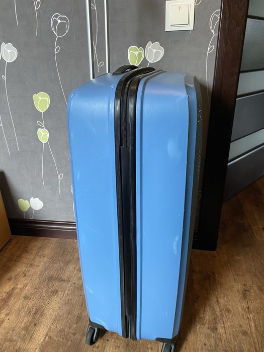 Чемодан Tripp Blue Large Chic 4 Wheels 77 см