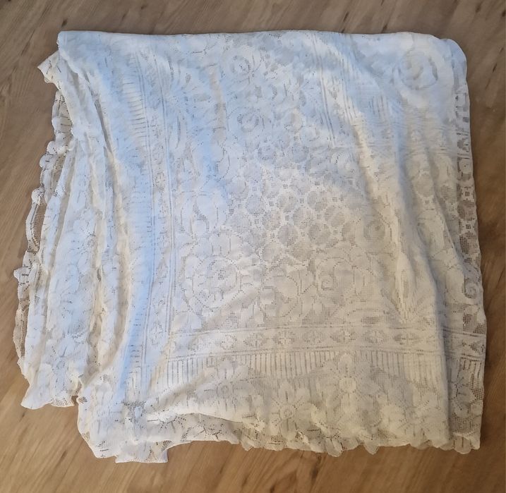 Toalha de mesa em renda de filé - vintage