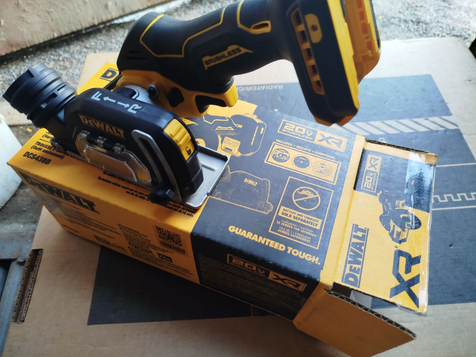 Dewalt інструмент