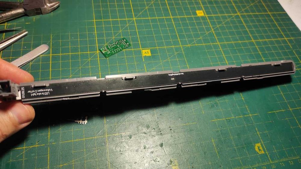 Плата стоп сигнал на Volkswagen Crafter код A9O68200456 2E0945097