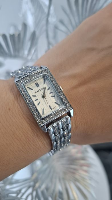 Годинник жіночий. Браслет з прикрасами