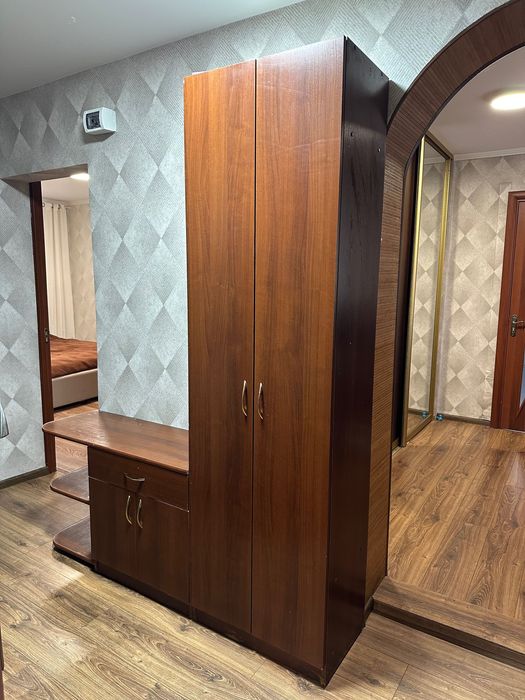 Шафа і тумба в коридор