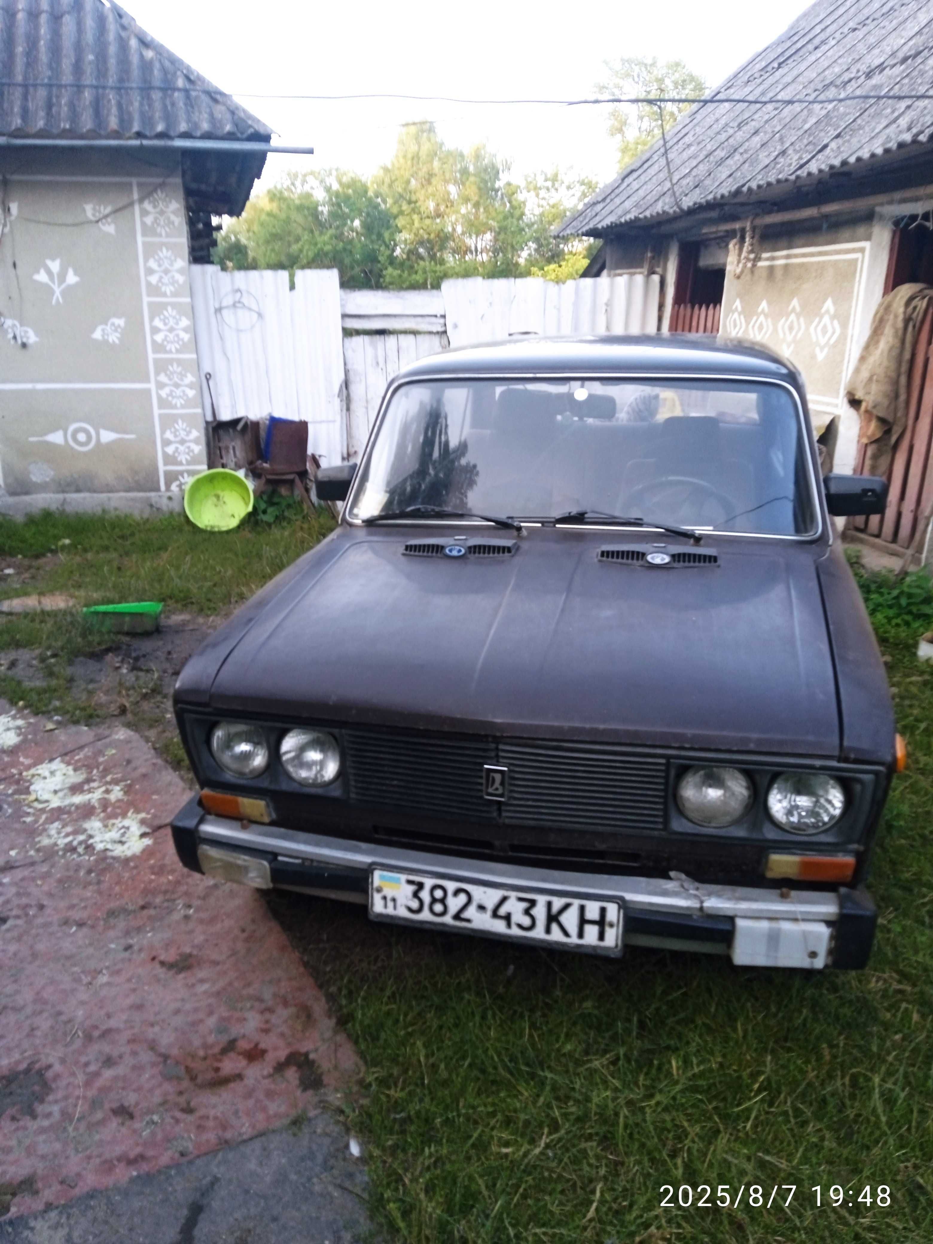 Автомобіль ваз 2106