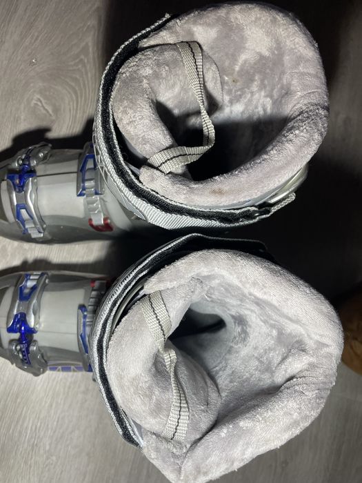 Лижні ботинки ,жіночі боти