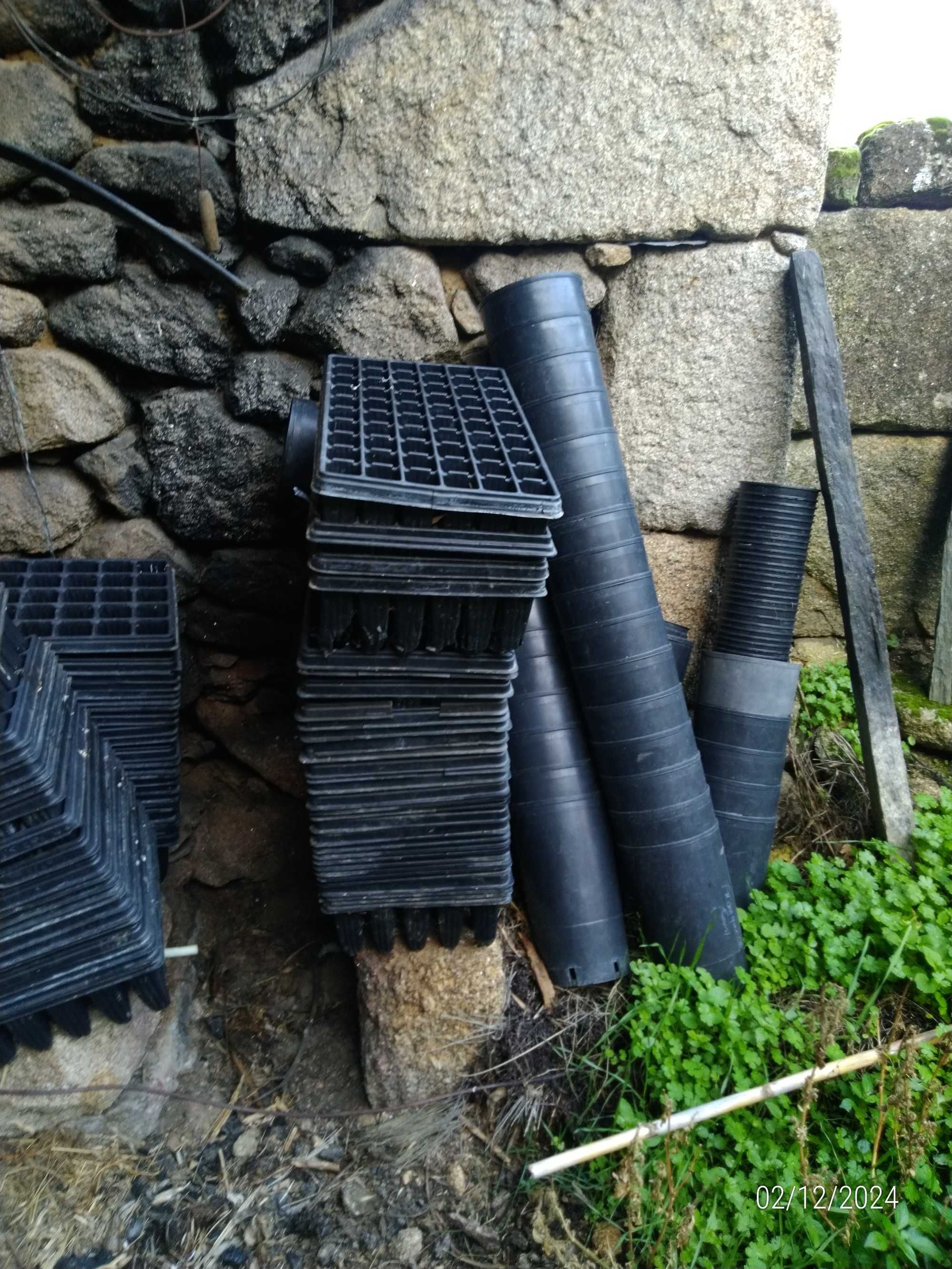 Covetes para cementeira de plantas
