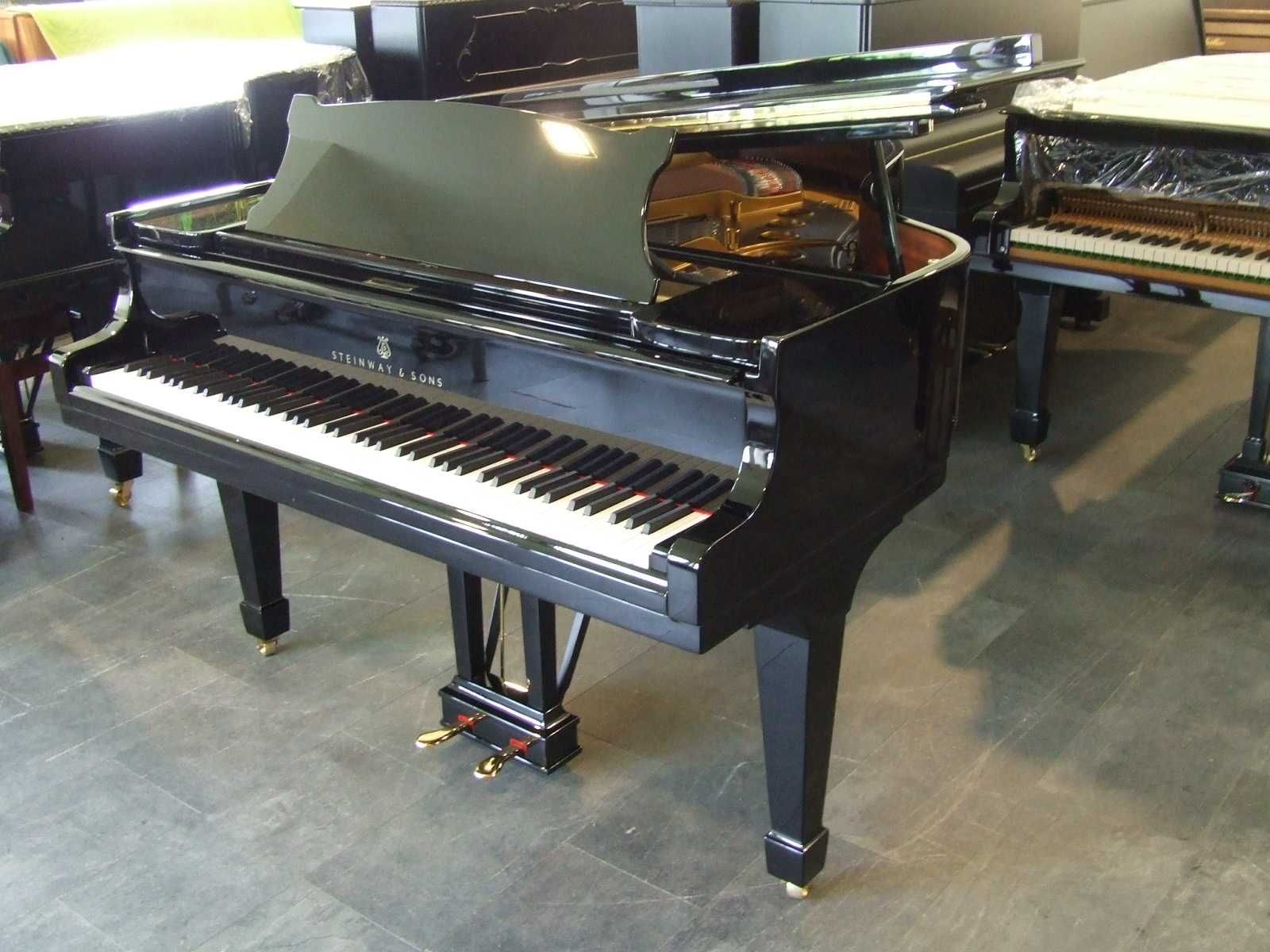 Fortepian Steinway & Sons mod M-170 z 1962 r. po renowacji , czarny