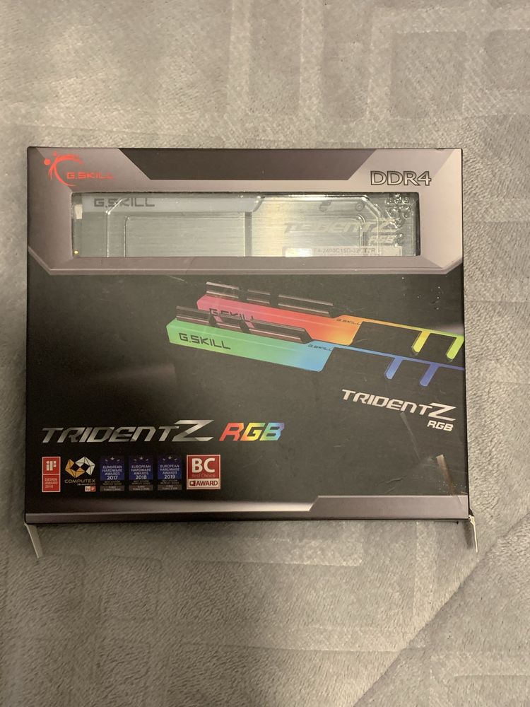 Memória RAM G.SKILL Trident RGB CL 15 DDR4 - 2400MHz 2x16g