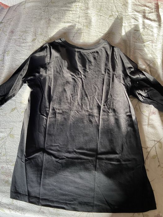 camisola simples preta (Decatlon]