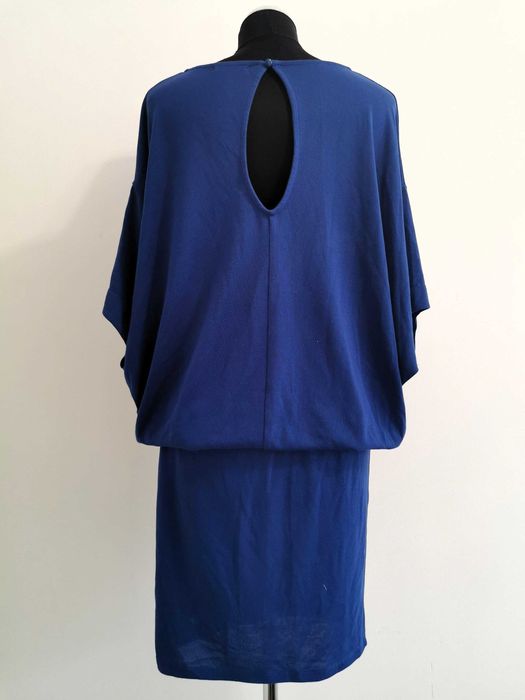 Niebieska sukienka oversize
