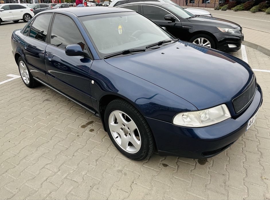 Продам Audi a4 b5 1.8 бензин