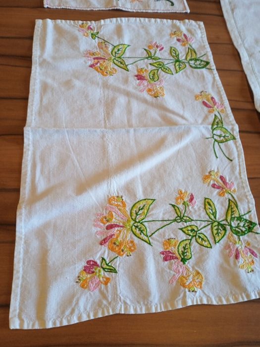 Toalha de chá e dois naprões