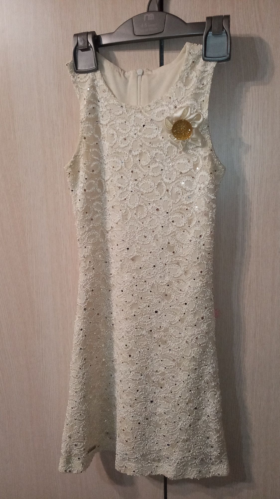Нарядное платье для девочки