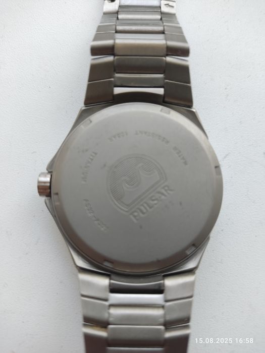 Часы  Pulsar solar