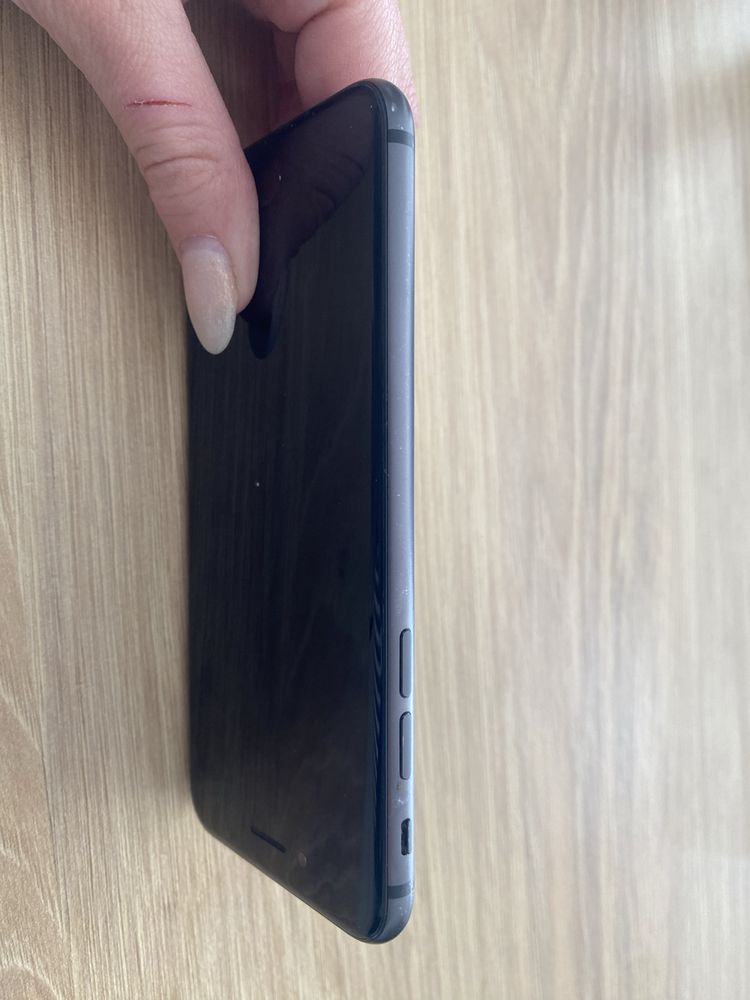 Iphone 8 64gb w kolorze czarnym