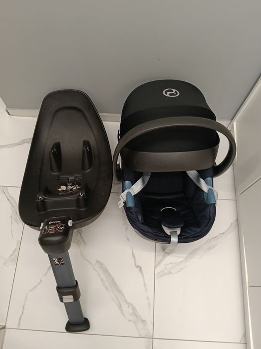 Fotelik samochodowy dla noworodków Cybex plus baza
