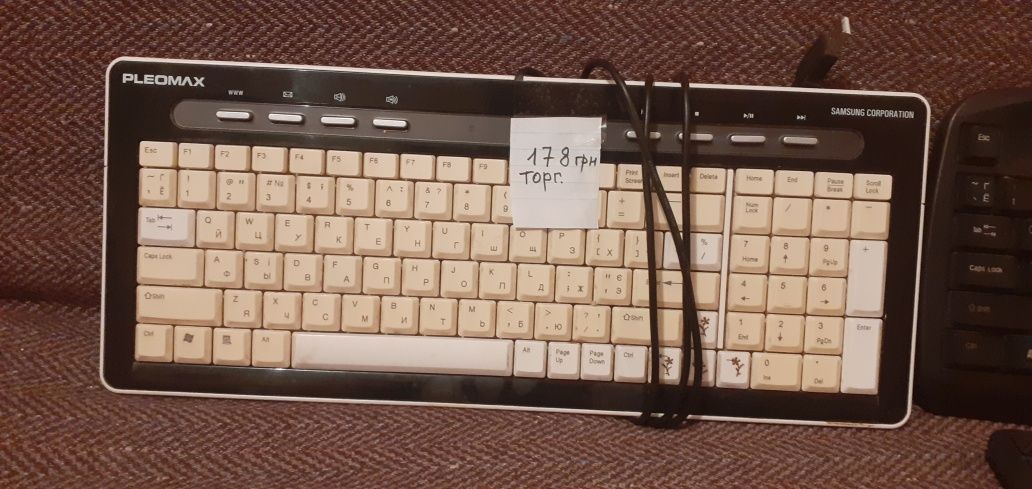 Клавиатуры рабочие 3 шт.