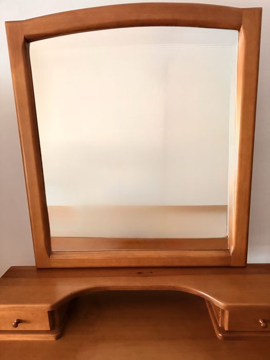 Comoda + 2 mesas cabeceiras