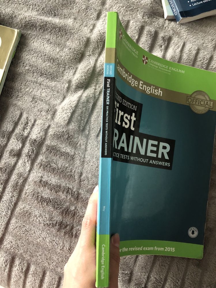 Livro First Trainer Oficial Crambridge