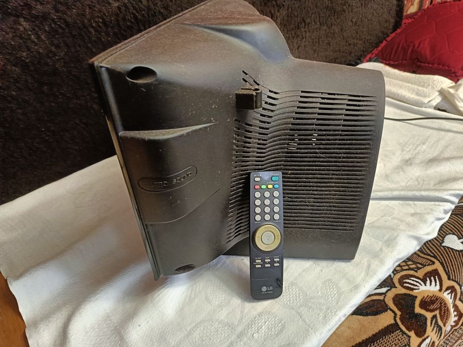 Продам телевизор LG 14SA2RB-T2