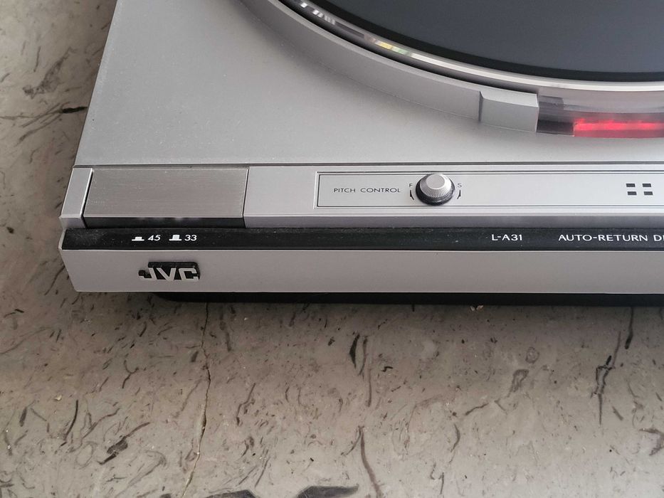 Gramofon JVC, direct drive