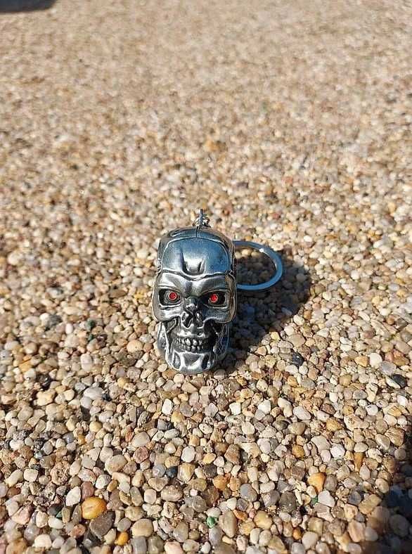 Brelok z filmu Terminator, czaszka T-800, dobrze wyważona, detale, y2k