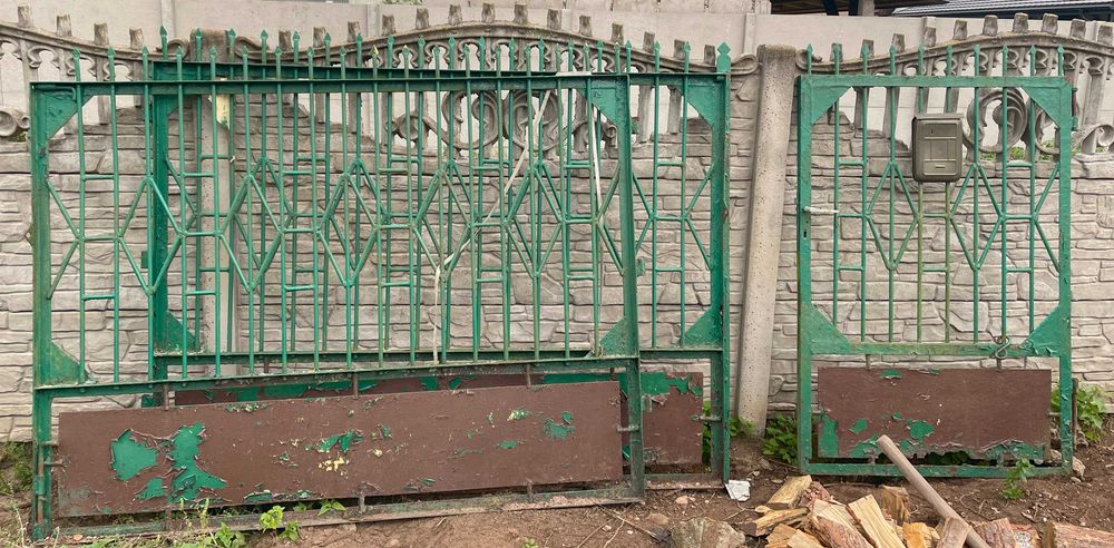 Metalowa brama dwuskrzydłowa + furtka (wysokość: 1,5m)