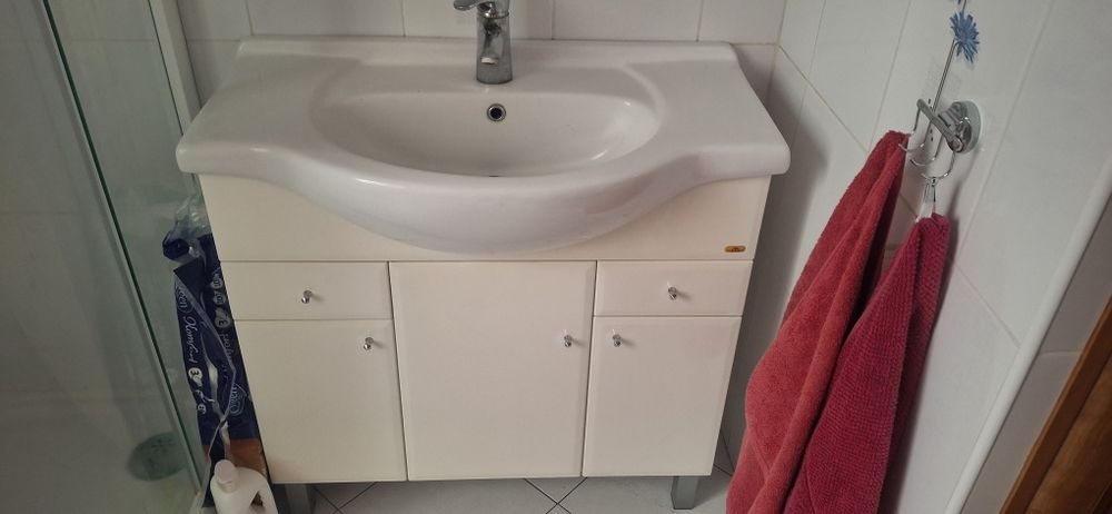 Sprzedam szafkę pod umywalkę