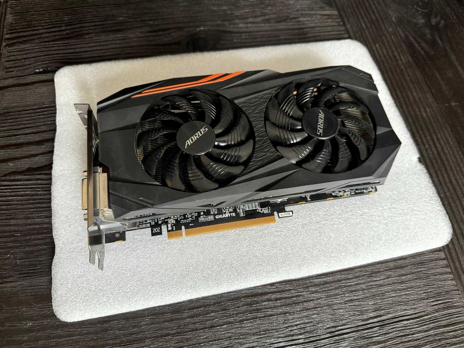 Aorus Gigabyte RX580 8GB