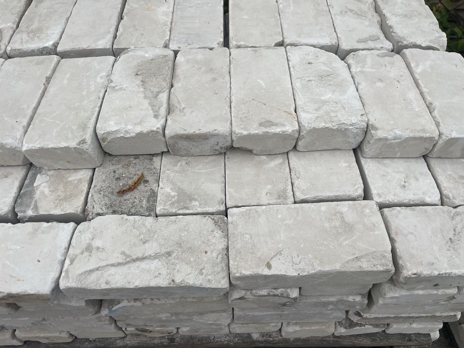 Цегла бувша у використанні вся ціла , можлива доставка