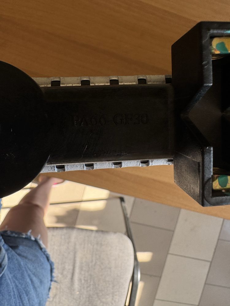 Радіатор PA66-GF30 новий