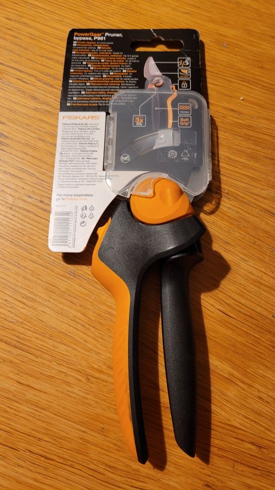 Sekator Fiskars  P961  NOWY