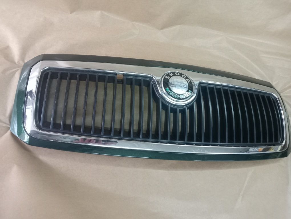 Решітка радіатора skoda fabia
