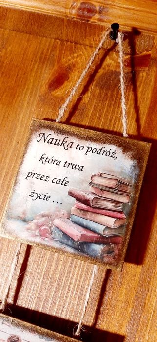 Zawieszki na ścianę ręcznie robione prezent książki nauka rękodzieło