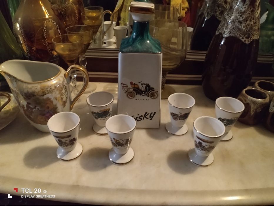 Garrafa com seis copinhos, Louçarte