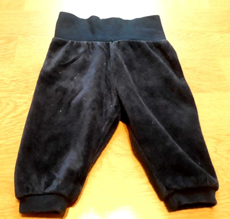 Spodnie aksamitne H&M rozmiar 56