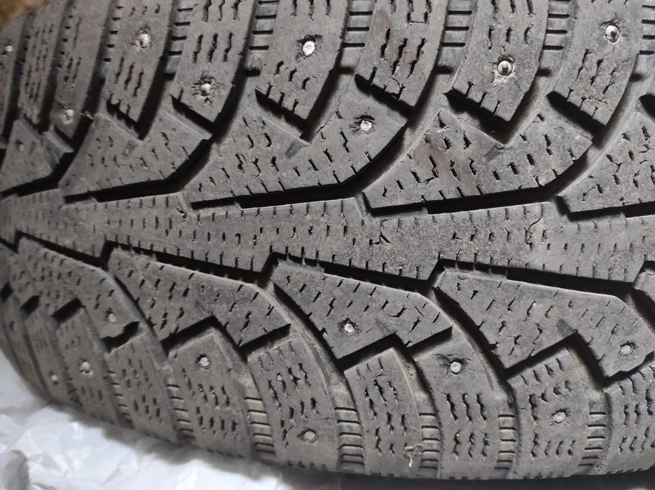 Диски з резиною R18 225*60 NOKIAN hakkapeliitta