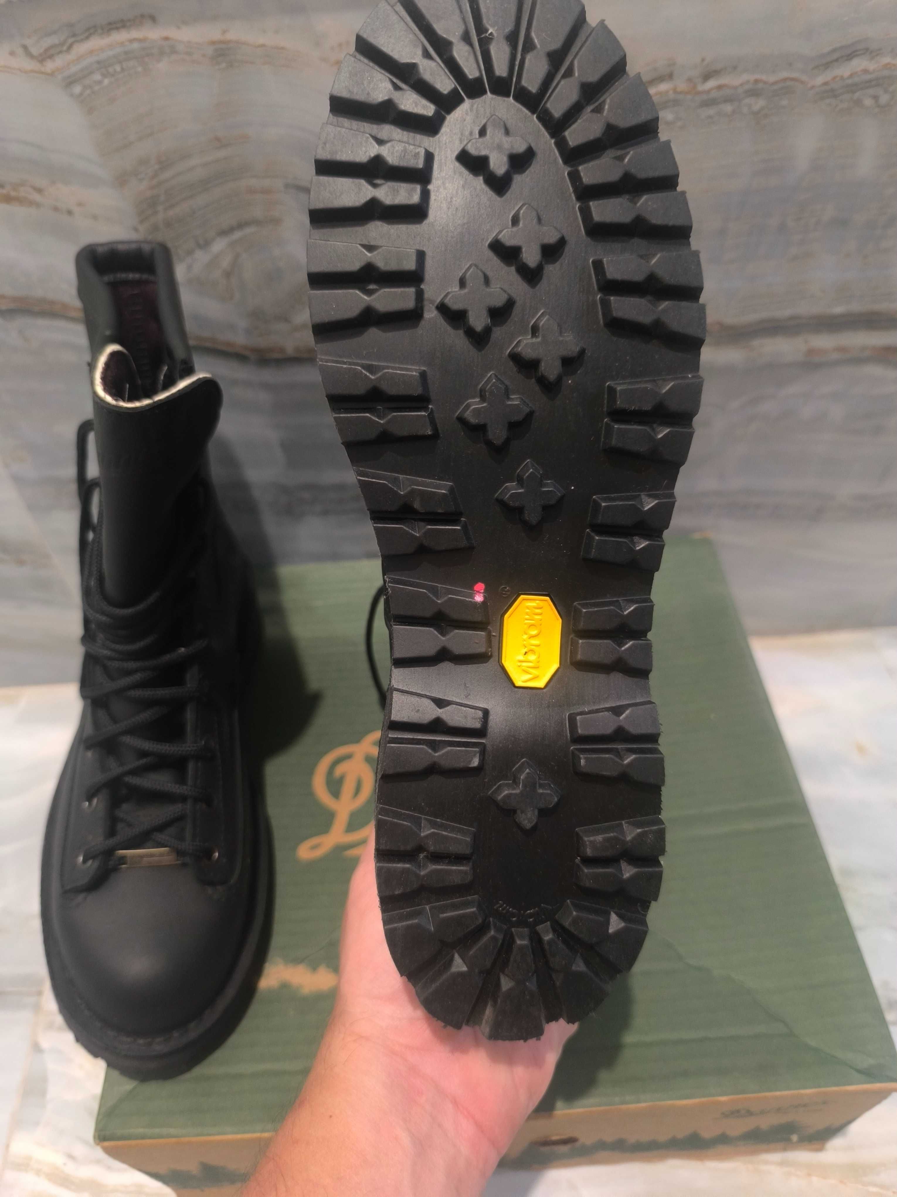 Берци Danner , 43 Нові, made in USA, Gore-Tex