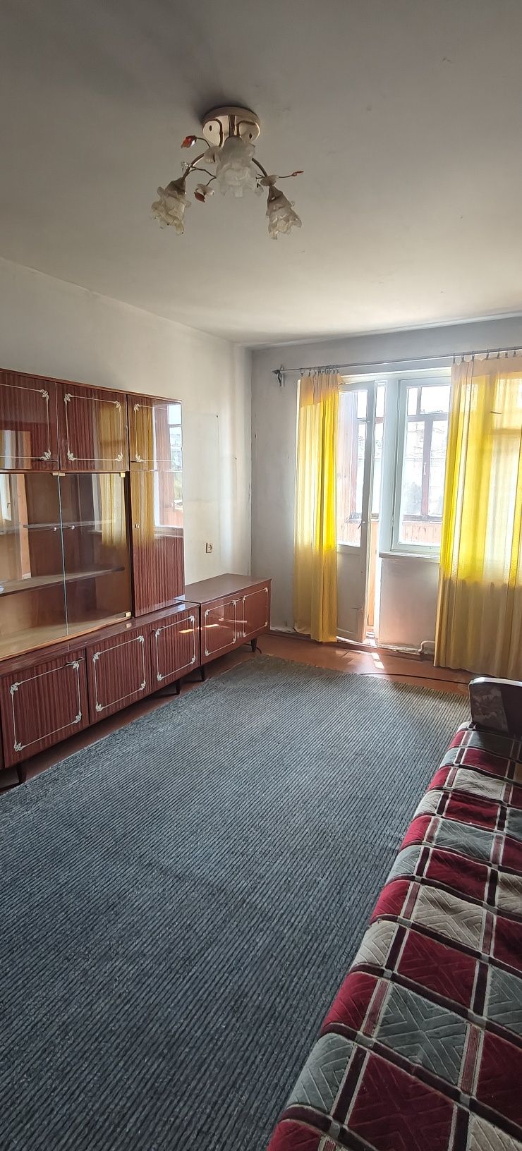 Продам двокімнатну квартиру Центр