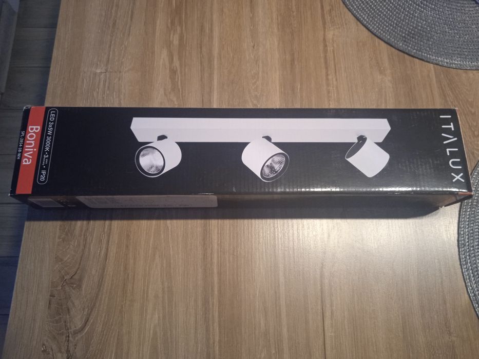 Lampa nowa sufitowa lub na ścianę