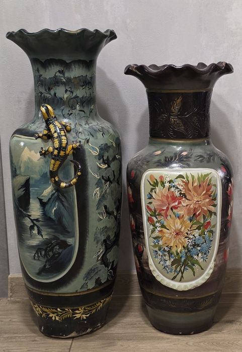 Продам 2 вазы напольные