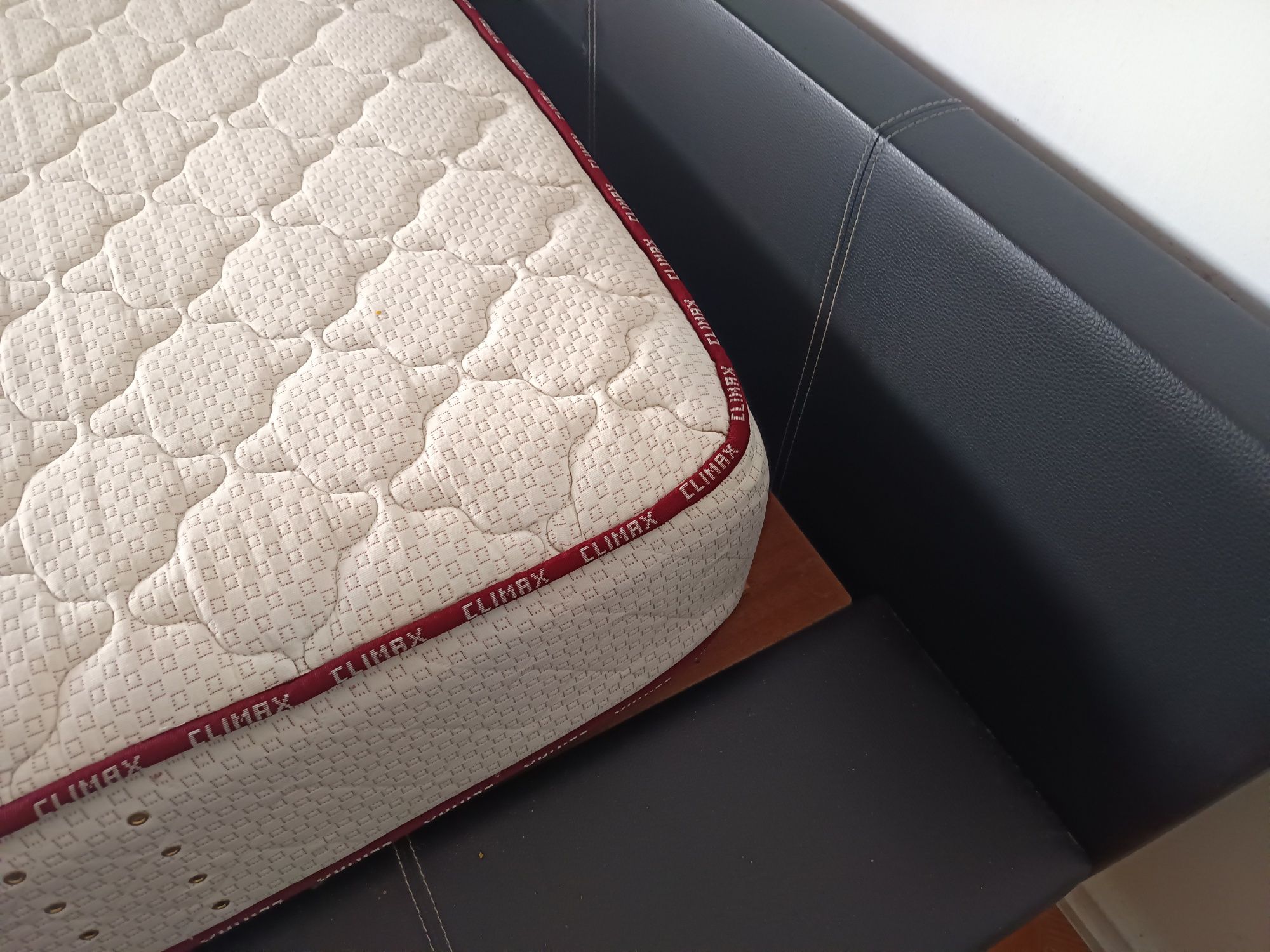 Cama com colchão 200/155