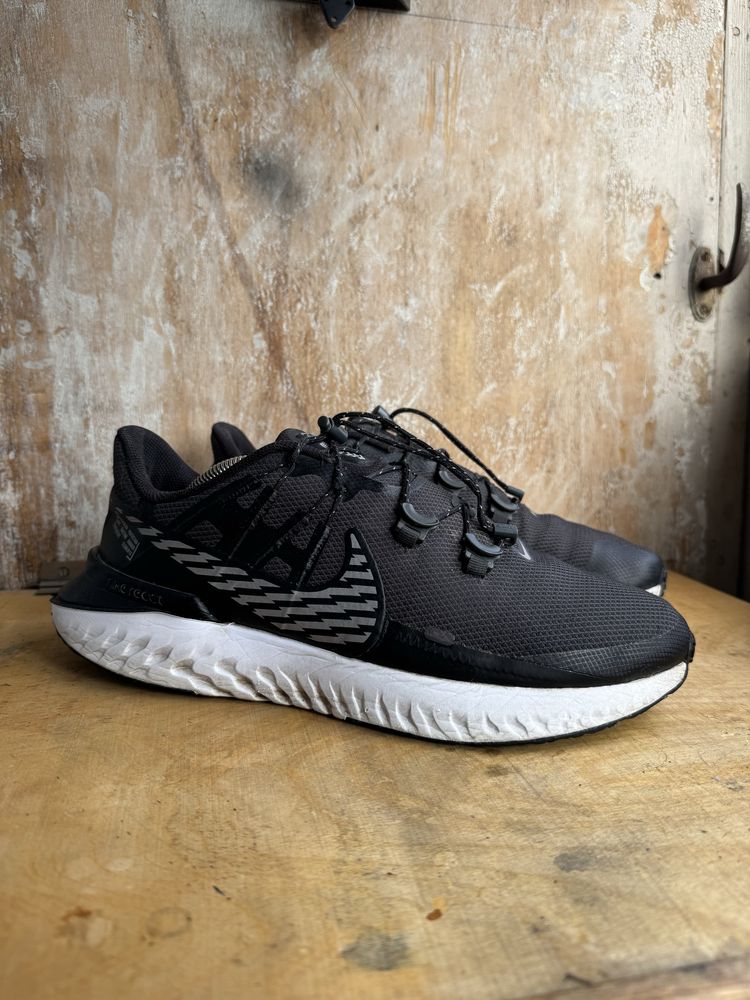 Кросівки Nike legend react 3