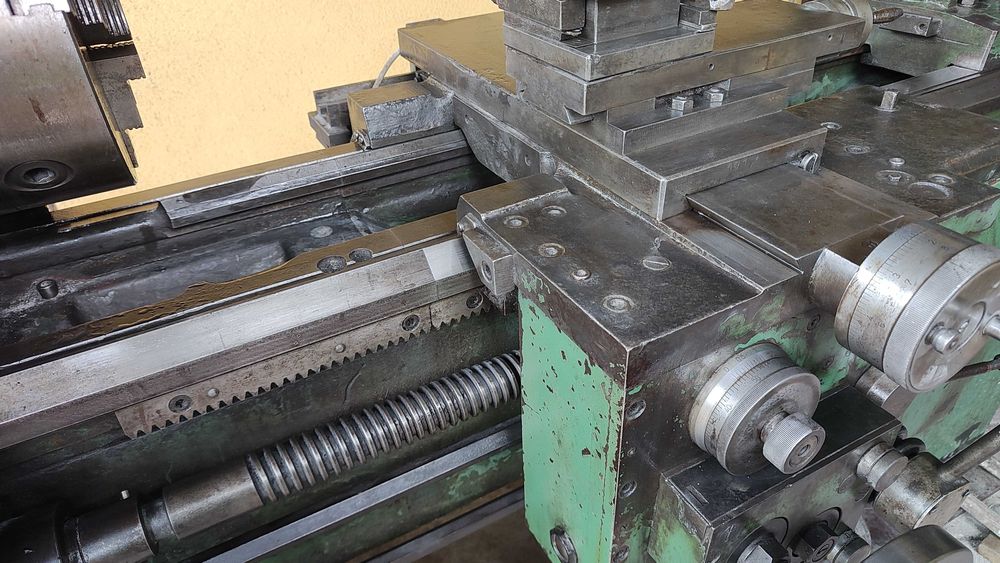 Tokarka ZMM Sliven CU 400 x 1000