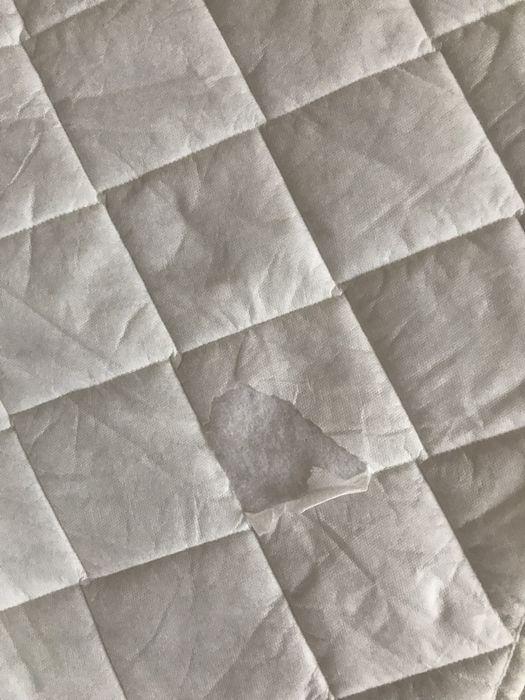 Продам два наматрацник 80*200 НОВИЙ з дефектом