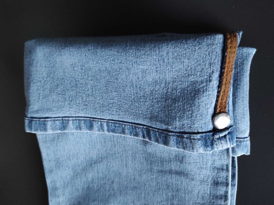 Spodnie jeansowe Capri z paskiem, rozmiar 31