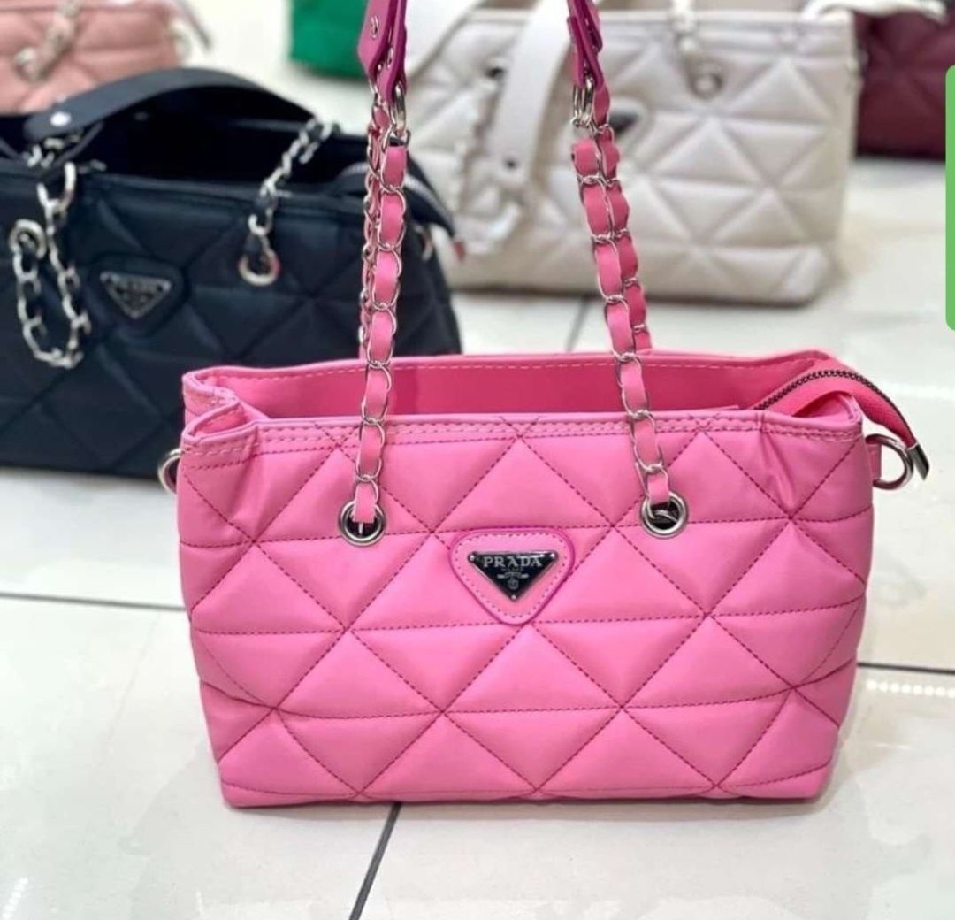 Рожева сумка prada в барбі стилі сумочка прада розовая женская жіноча