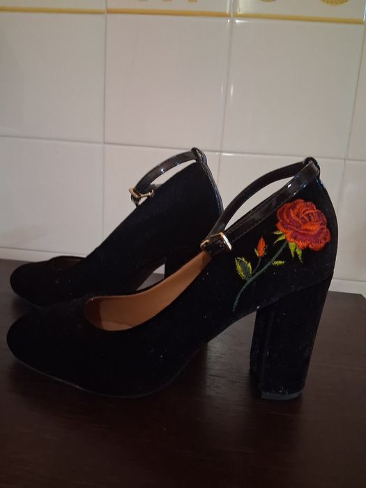 Sapatos  como novos usados uma vez