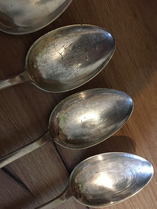 Stare sztućce 5 łyżek,i dwa różne widelce